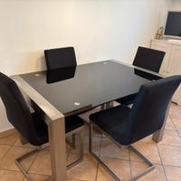 Tavolo allungabile in vetro e acciaio 6/8 persone