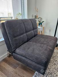Poltrona reclinabile e pouf