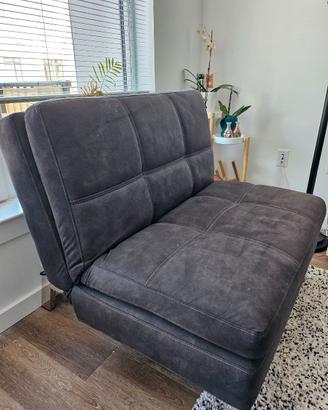 Poltrona reclinabile e pouf