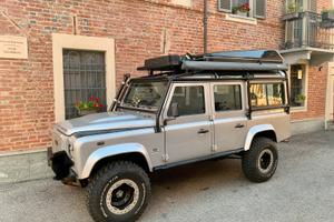 Land Rover Defender 110