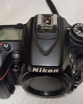 Nikon D 7100   per  foto  e  video  YouTube 