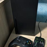 Xbox serie X + controller e batterie di ricarica