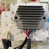 Regolatore di tensione ape 703