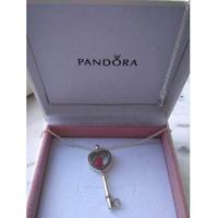 Pandora Collana Chiave e Cuore rosa con cuoricino