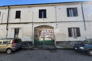 4 LOCALI AUTONOMO CON POSTO AUTO