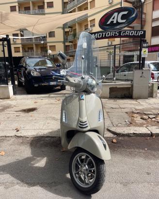Piaggio Vespa 300 GTS