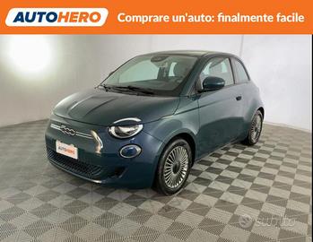 FIAT 500e YT09606