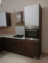 cucina angolare pari al nuovo