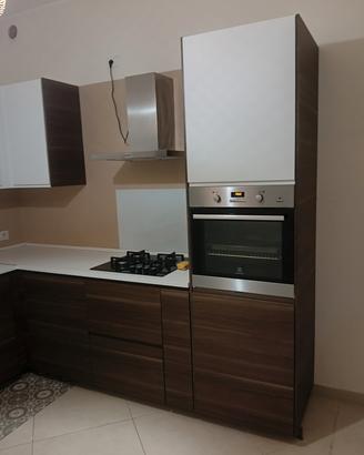 cucina angolare pari al nuovo