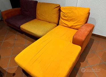 Divano con chaise longue reclinabile
