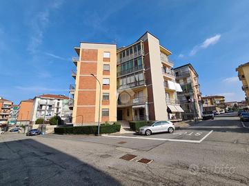 3 LOCALI A GASSINO TORINESE