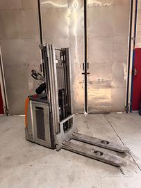 Carrello elevatore timonato STILL EXV-.SF 14