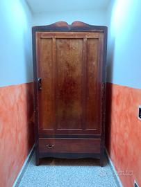 Armadio mono anta in legno massello