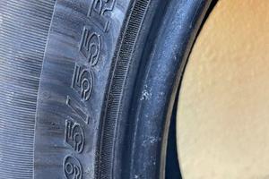 Gomme auto estive