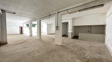 Magazzino ampio in Viale della Resurrezione