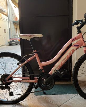 Mountain Bike pari al Nuovo