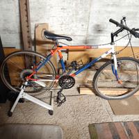 Mountain bike + rullo da allenamento