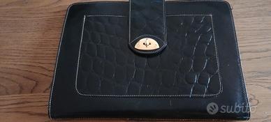 borsa in pelle nera a mano 