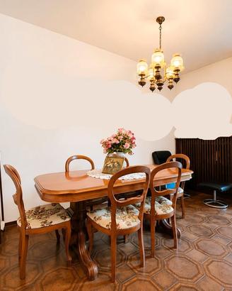 Tavolo da sala in legno massello