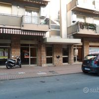 Locale commerciale zona Piazza d'Armi