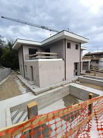 Appartamento di 220 m² con più di 5 locali e box a