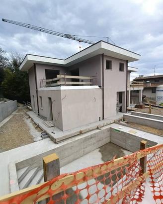 Appartamento di 220 m² con più di 5 locali e box a