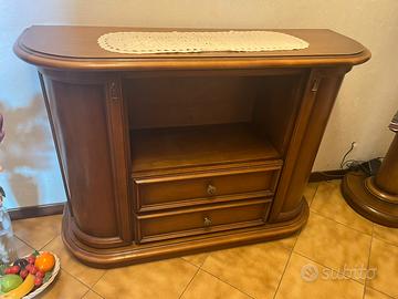 Mobile da ingresso con specchio