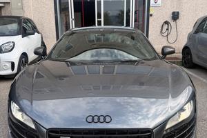 Audi R8 4.2 V8 FSI quattro R tronic