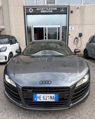 Audi R8 4.2 V8 FSI quattro R tronic
