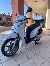 Honda SH 300
