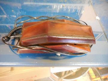 Telefono vintage in pelle