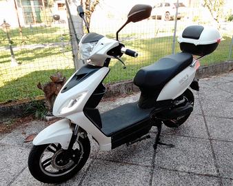 BICICLETTA ELETTRICA ( SCOOTER )