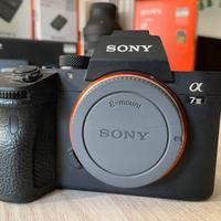 Sony Alpha 7 mkiii con 2 obiettivi