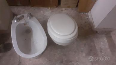 Wc a muro e bidè 