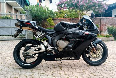 Honda CBR 1000 RR 2005 ASI