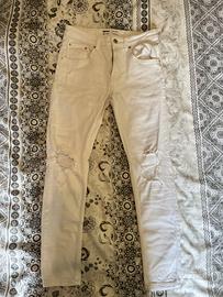 Jeans bianchi Bershka