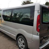 Opel vivaro 9 posti passo lungo
