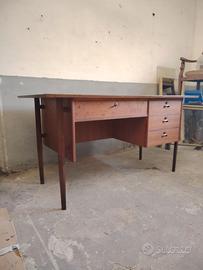 Scrivania anni 60 svedese