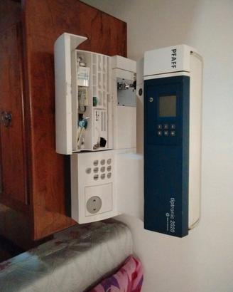 Macchina da cucire marca PFAFF