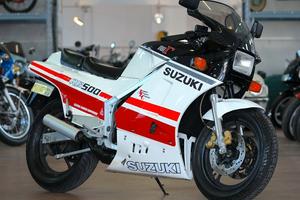 Suzuki RG 500 1987 FMI targa ORO