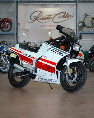 Suzuki RG 500 1987 FMI targa ORO