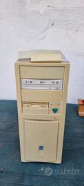 computer Intel Pentium 3 con tastiera e mouse
