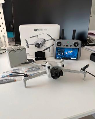 DJI Mini 4 Pro Fly More Combo