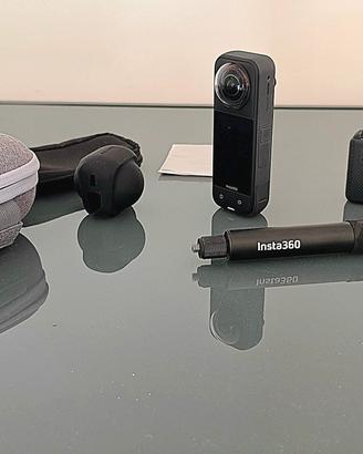Insta360 X5 Essential Bundle  ( Luglio 2026 )