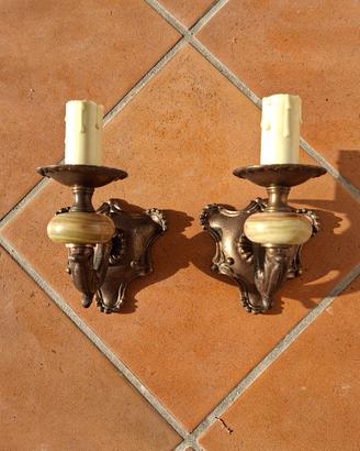 Coppia di piccole applique in bronzo e marmo