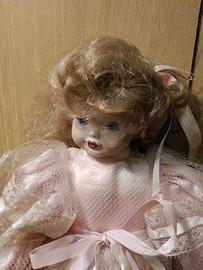 bambola antica prodotto di collezione