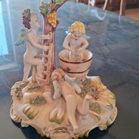 gruppo scultoreo di porcellana di bas