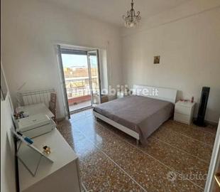 Boccea trilocale arredato con balcone