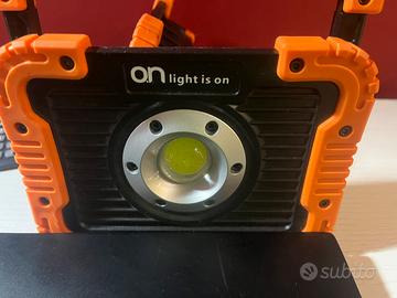 Coppia faretti LED portatili 10W