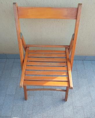 Sedie in legno chiudibili 5 €